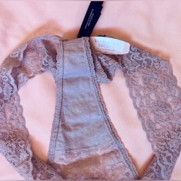A SET OF 2 VICTORIA’S SECRET THONGS: Large size, Creme and Taupe - Picture 11 of 11